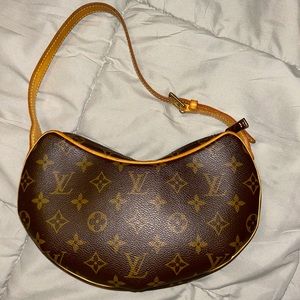 AUTHENTIC Louis Vuitton Croissant PM